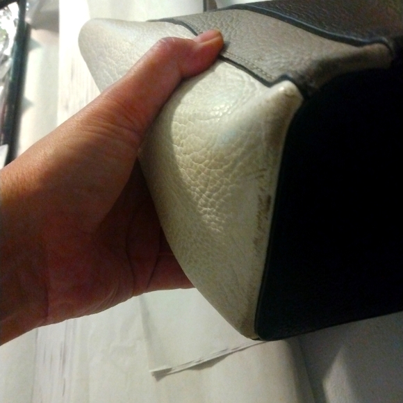 Michael Kors Gray, Off white and navy blue tote/shoulder bag EUC like new. - Picture 6 of 10